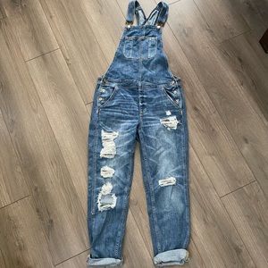 American Eagle Distressed Tomgirl Overalls